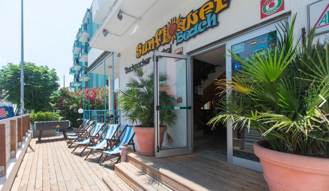 Sunflower Beach Backpacker Hostel Rimini Exterior photo